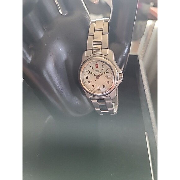 Vtg 2001 Victorinox Swiss Army Ladies Quartz 28mm Officer's Watch - Enamel Dial - Picture 9 of 12